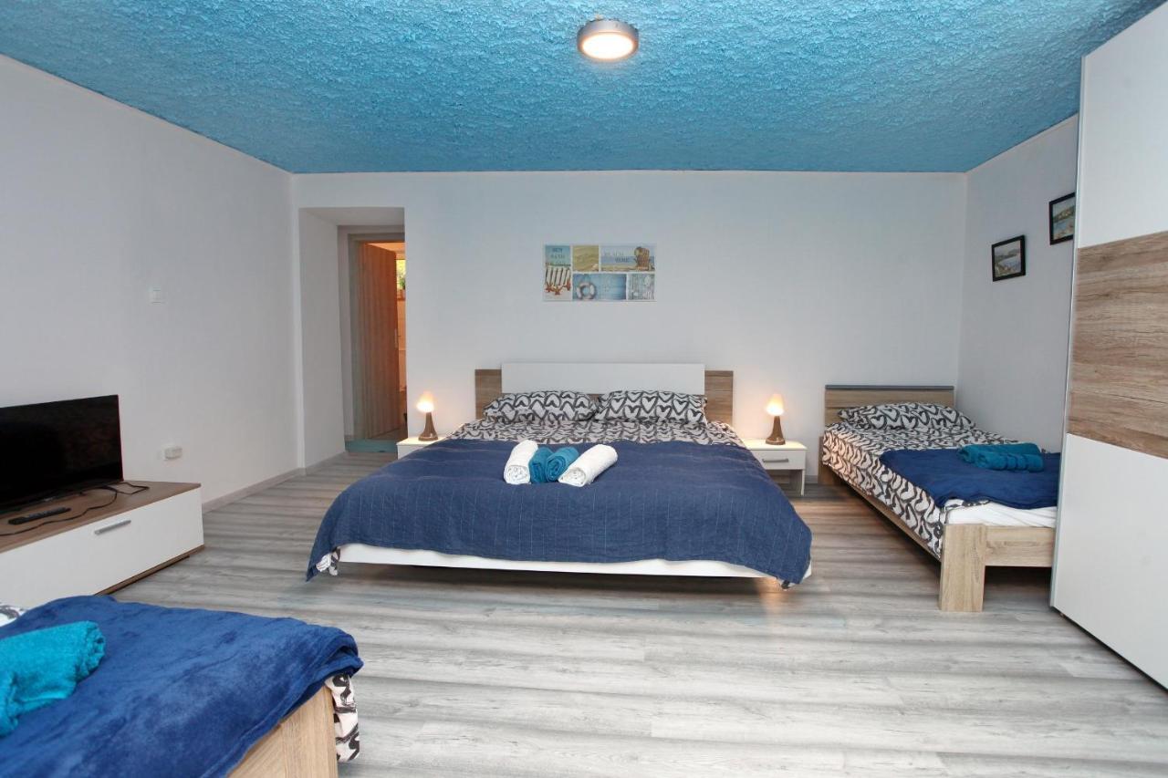 Hilltop Apartments Red & Blue Portoroz Bagian luar foto