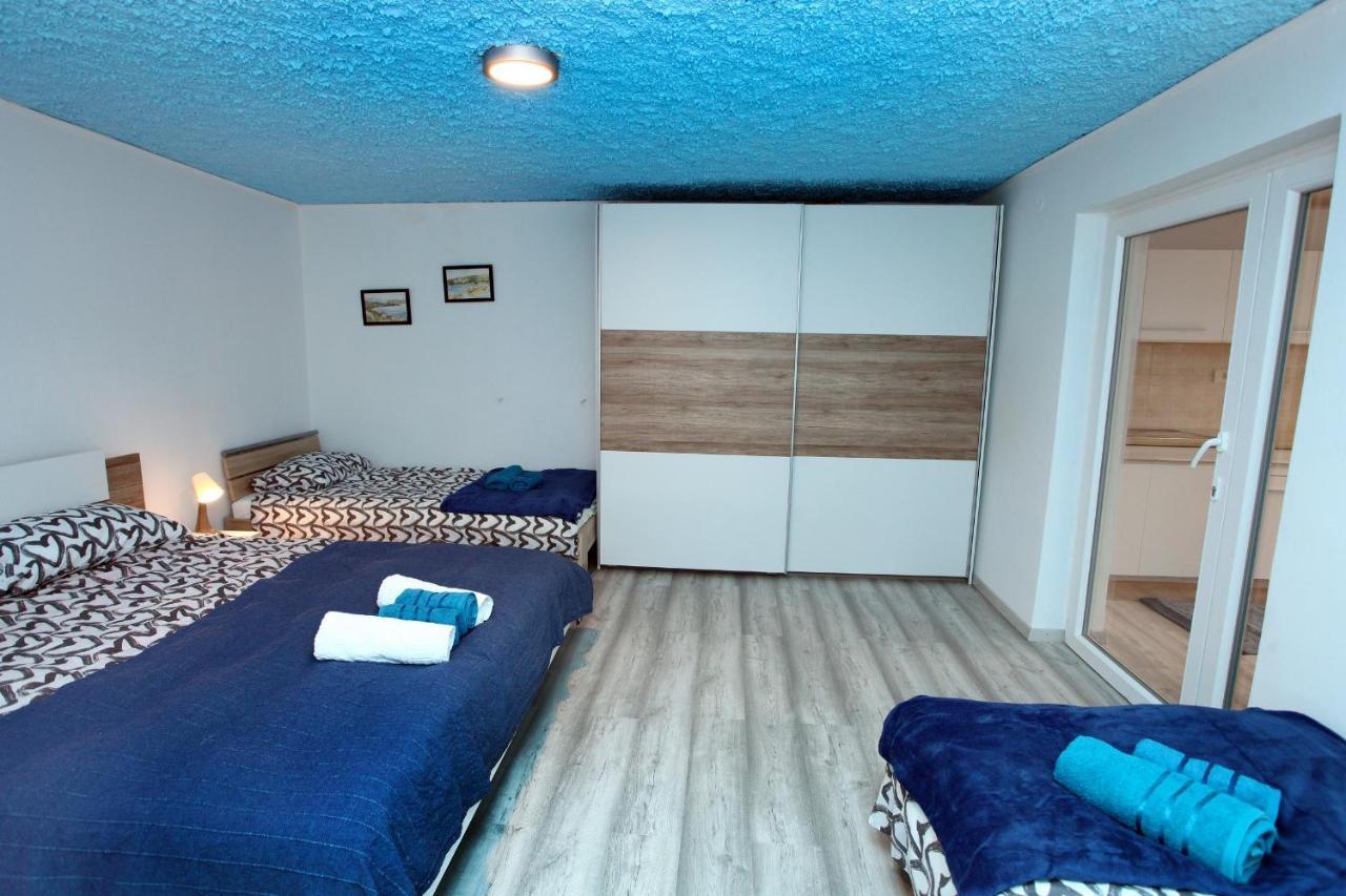 Hilltop Apartments Red & Blue Portoroz Bagian luar foto