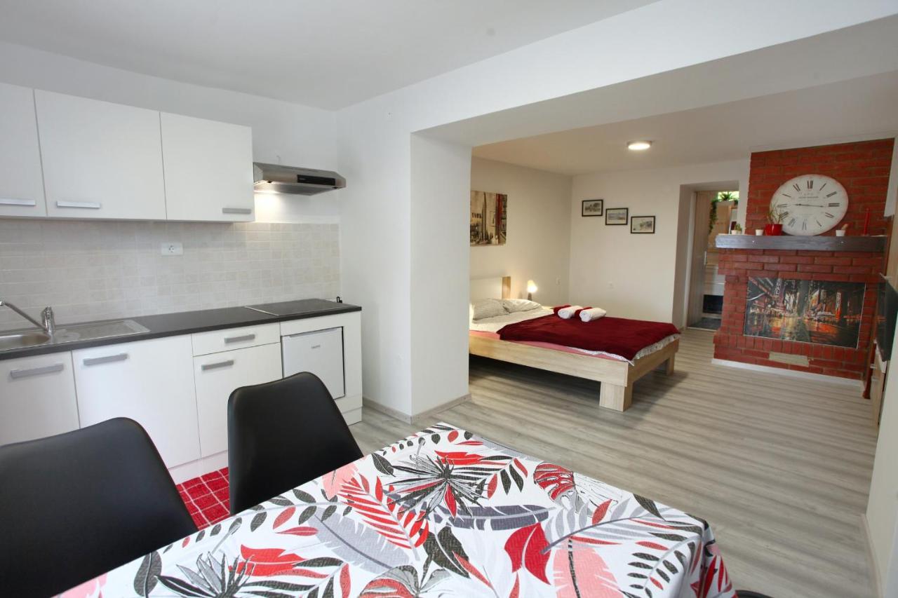 Hilltop Apartments Red & Blue Portoroz Bagian luar foto