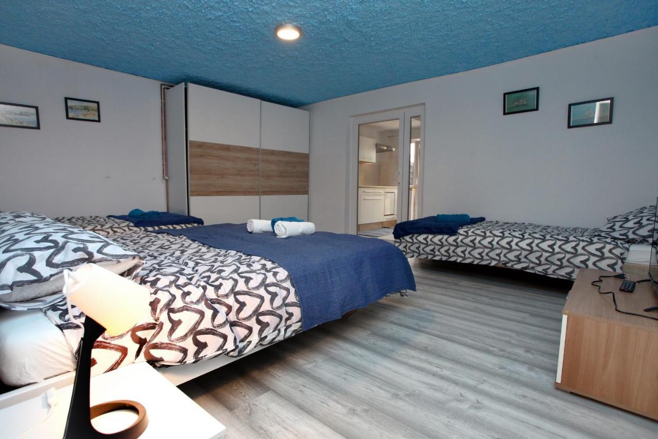 Hilltop Apartments Red & Blue Portoroz Bagian luar foto