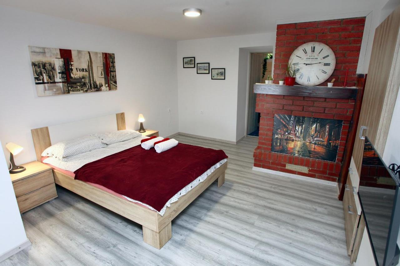 Hilltop Apartments Red & Blue Portoroz Bagian luar foto