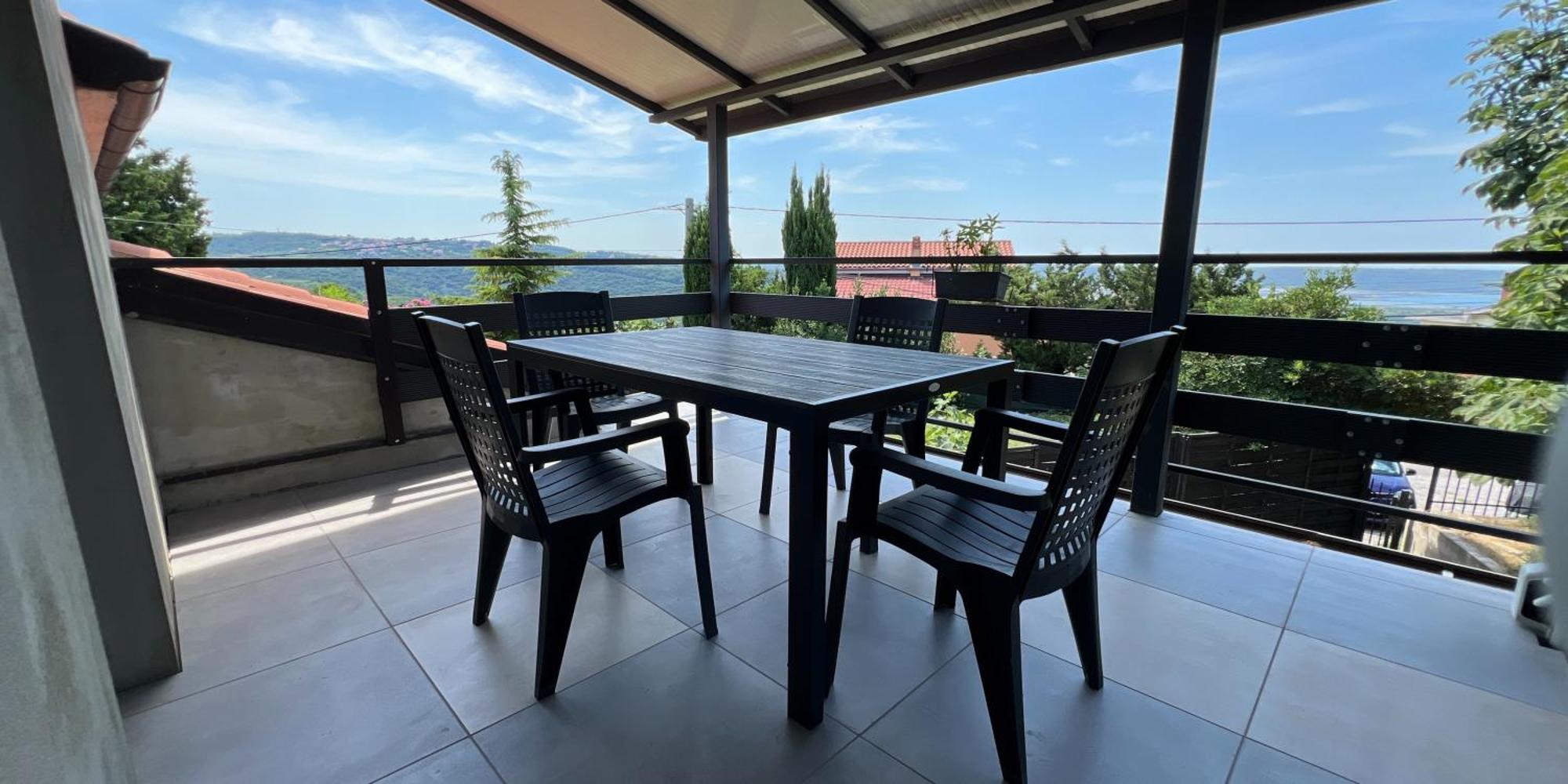 Hilltop Apartments Red & Blue Portoroz Bagian luar foto